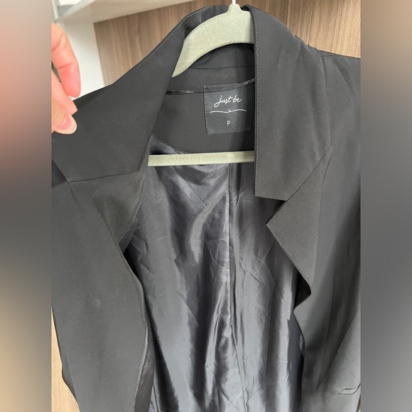 Blazer - Picture 6 of 7